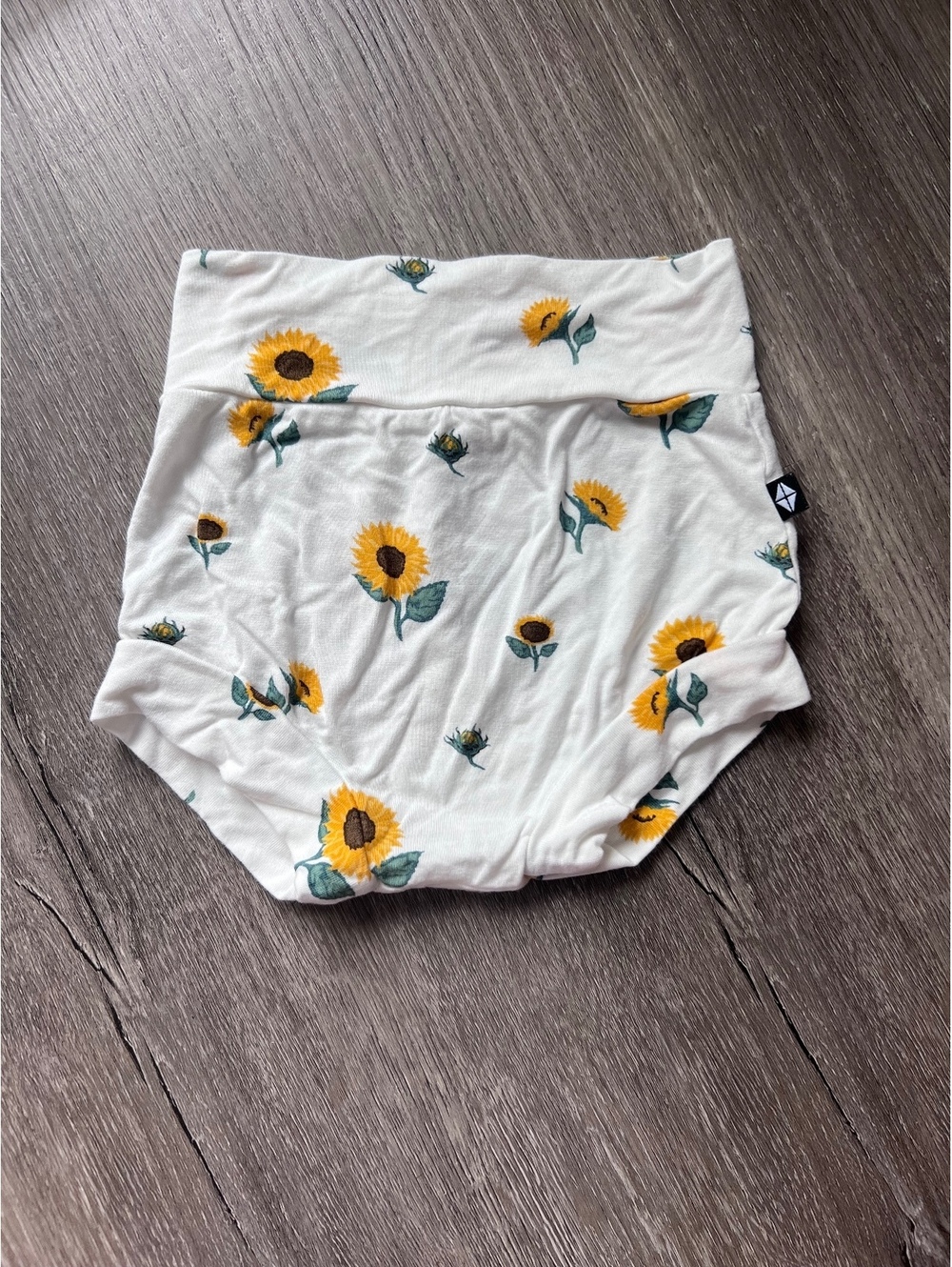 Kyte Baby bummies sunflower - new without tags 12-18 months